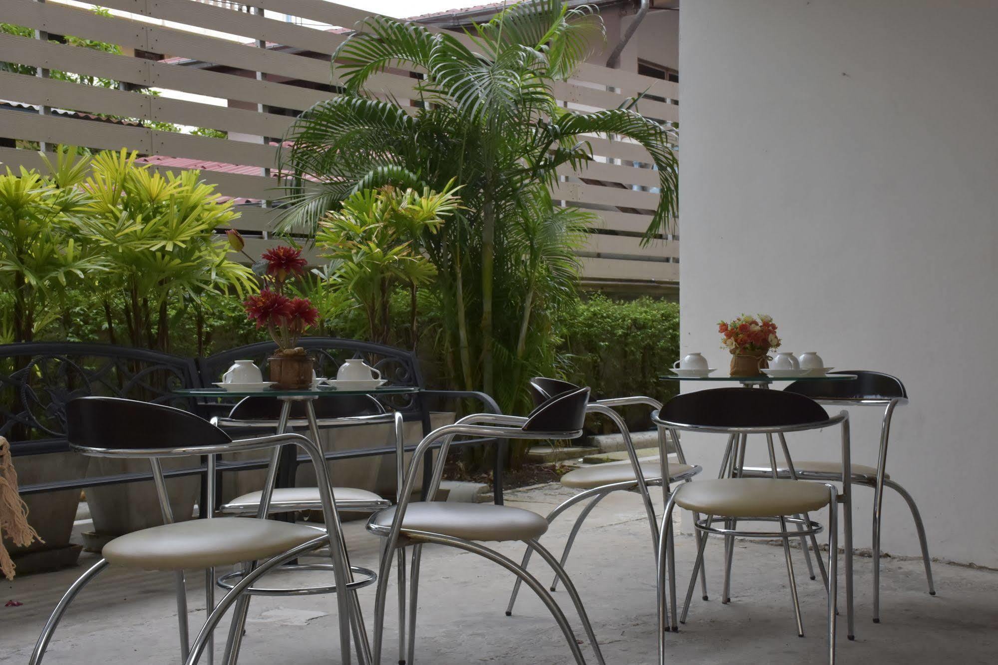 Nrv Place Apart Hotel Bangkok Exterior photo